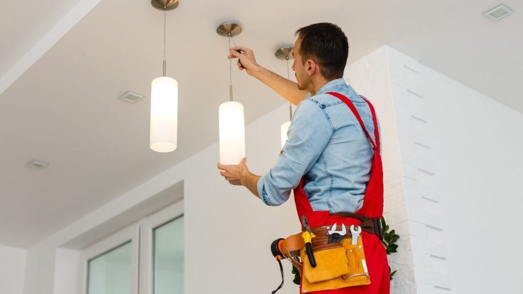 lichtschalter mit steckdose wechseln: Sicher, schnell und professionell in Hamburg sicherheit zuerst worauf sie beim arbeiten an elektrischen anlagen achten sollten